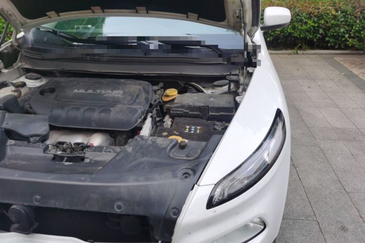 Used Jeep Cherokee 2016 2.4L Leading Edition Engine Bay Left