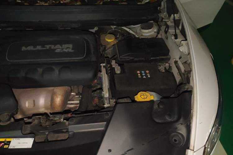 Used Jeep Cherokee 2016 2.4L Superior Edition Engine Bay Left