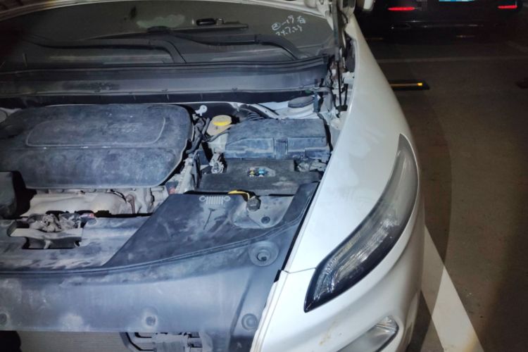 Used Jeep Cherokee 2016 2.4L Professional Smart Version Engine Bay Left