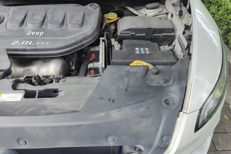 Used Jeep Cherokee 2016 2.0L Smart Version Engine Bay Left
