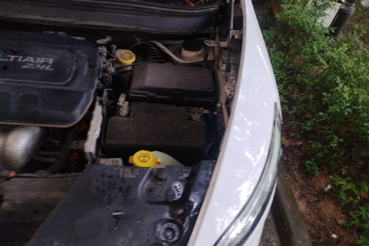 Used Jeep Cherokee 2016 2.4L Professional Edition Engine Bay Left