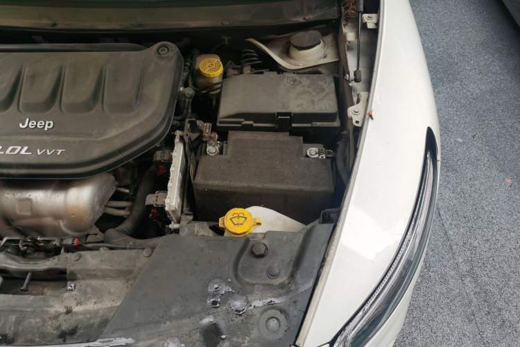 Used Jeep Cherokee 2016 2.0L Superior Edition Engine Bay Left