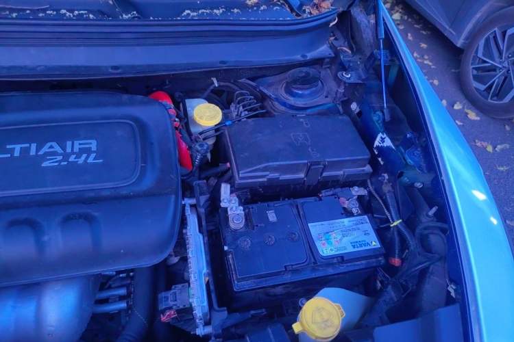 Used Jeep Cherokee 2016 2.4L Leading Edition Engine Bay Left