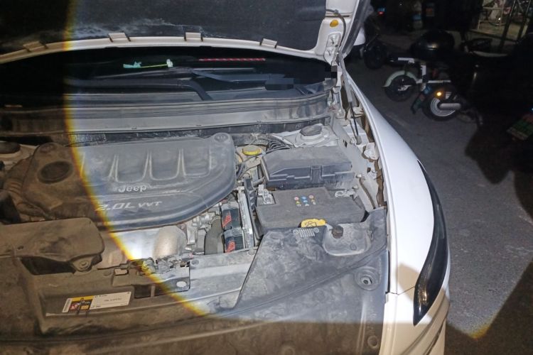 Used Jeep Cherokee 2016 2.0L Superior Edition Engine Bay Left