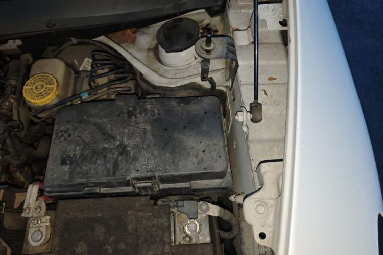 Used Jeep Cherokee 2016 2.4L Leading Edition Engine Bay Left