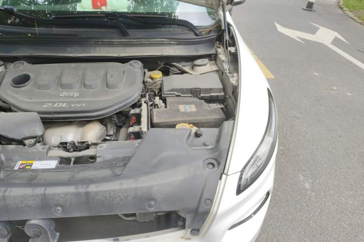 Used Jeep Cherokee 2016 2.0L Superior Edition Engine Bay Left