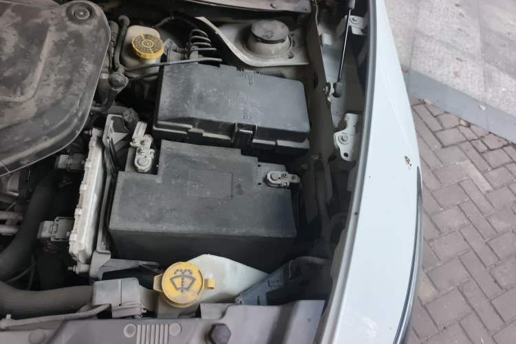 Used Jeep Cherokee 2016 2.0L Superior Edition Engine Bay Left