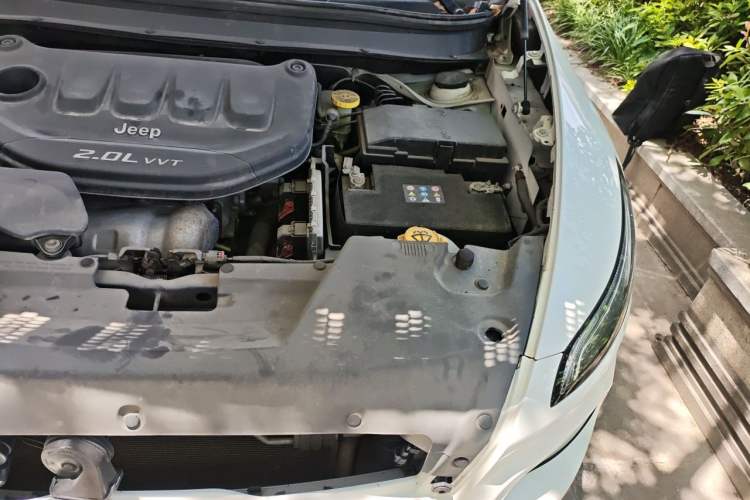 Used Jeep Cherokee 2016 2.0L Superior Edition Engine Bay Left