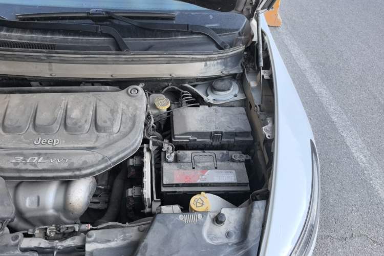 Used Jeep Cherokee 2016 2.0L Superior Edition Engine Bay Left