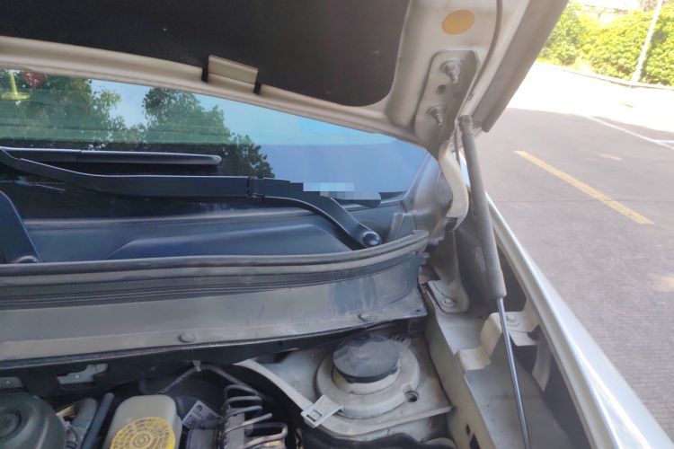 Used Jeep Cherokee 2016 2.0L Superior Edition Engine Bay Left