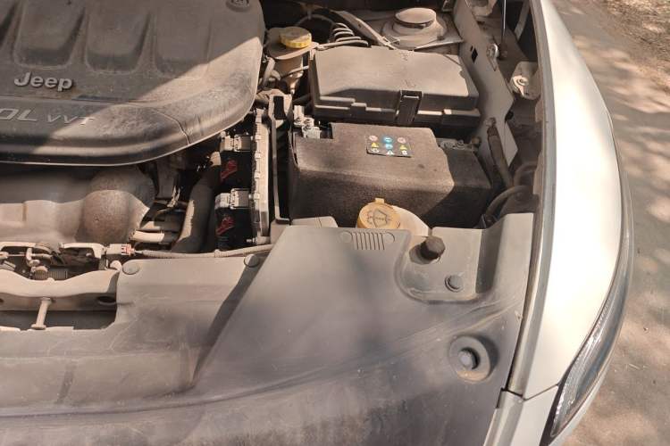 Used Jeep Cherokee 2016 2.0L Smart Version Engine Bay Left