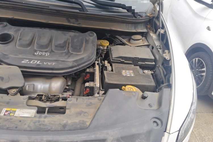 Used Jeep Cherokee 2016 2.0L Superior Edition Engine Bay Left