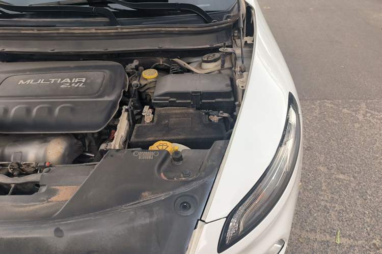 Used Jeep Cherokee 2016 2.4L Professional Smart Version Engine Bay Left