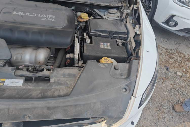 Used Jeep Cherokee 2016 2.4L All-in-One Edition Engine Bay Left