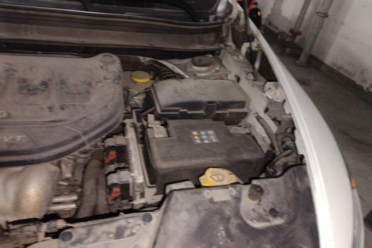 Used Jeep Cherokee 2016 2.0L Superior Edition Engine Bay Left