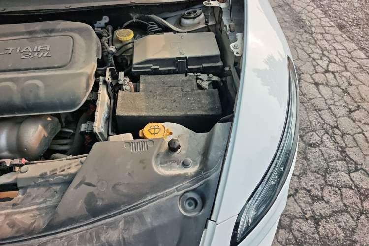 Used Jeep Cherokee 2016 2.4L Professional Edition Engine Bay Left