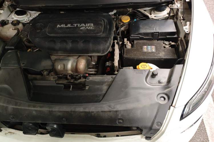 Used Jeep Cherokee 2016 2.4L Leading Edition Engine Bay Left