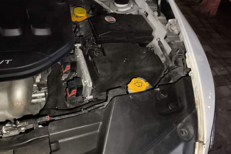 Used Jeep Cherokee 2016 2.0L Smart Version Engine Bay Left