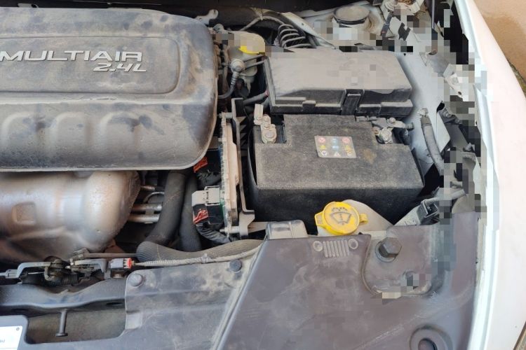 Used Jeep Cherokee 2016 2.4L Leading Edition Engine Bay Left