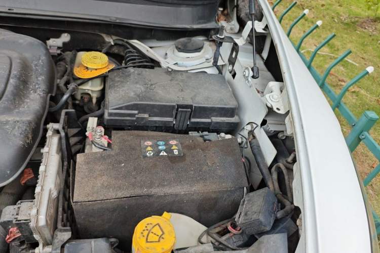 Used Jeep Cherokee 2016 2.4L Professional Smart Version Engine Bay Left