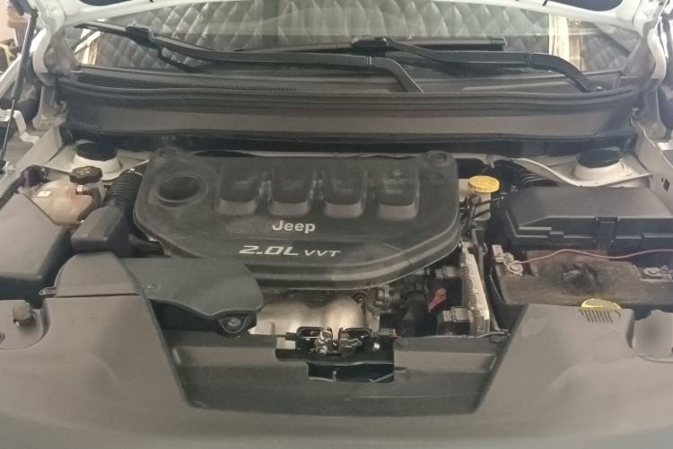 Used Jeep Cherokee 2016 2.0L Superior Edition Engine Bay