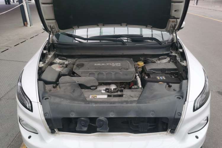 Used Jeep Cherokee 2016 2.4L Superior Edition Engine Bay
