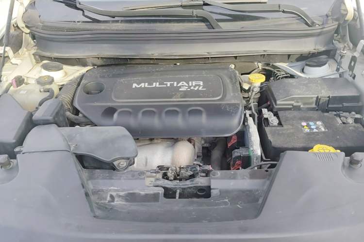 Used Jeep Cherokee 2016 2.4L Professional Edition Engine Bay