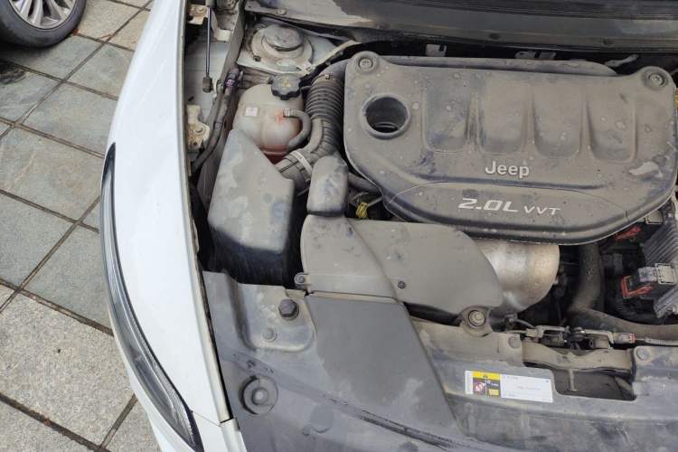 Used Jeep Cherokee 2016 2.0L Superior Edition Engine Bay Right