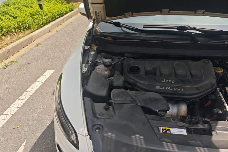 Used Jeep Cherokee 2016 2.0L Superior Edition Engine Bay Right