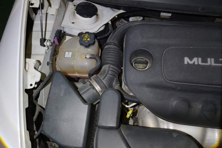 Used Jeep Cherokee 2016 2.4L Leading Edition Engine Bay Right