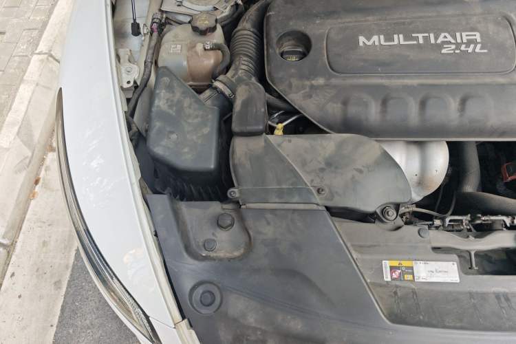 Used Jeep Cherokee 2016 2.4L Professional Smart Version Engine Bay Right