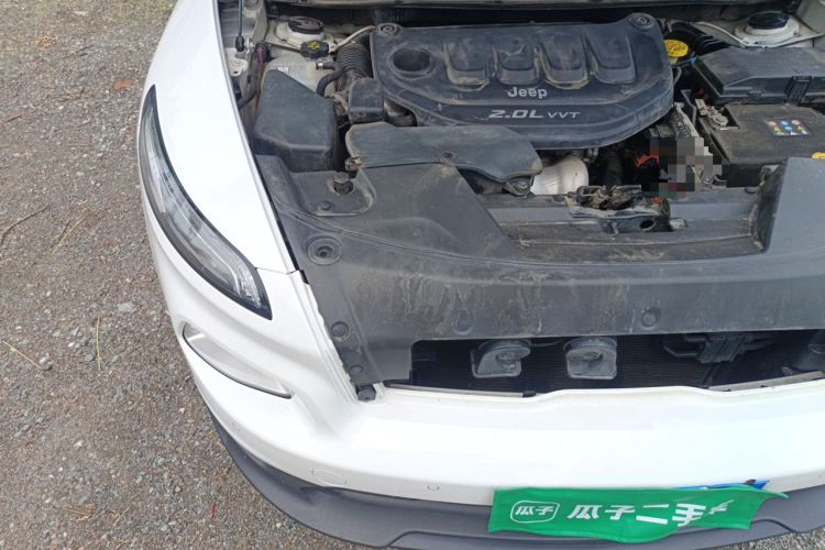 Used Jeep Cherokee 2016 2.0L Superior Edition Engine Bay Right
