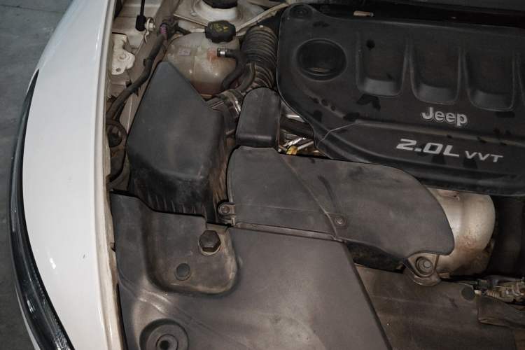 Used Jeep Cherokee 2016 2.0L Superior Edition Engine Bay Right