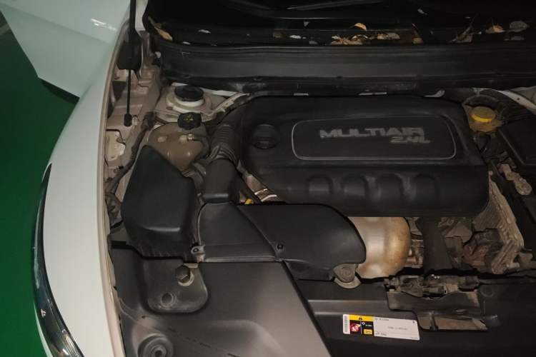 Used Jeep Cherokee 2016 2.4L Superior Edition Engine Bay Right