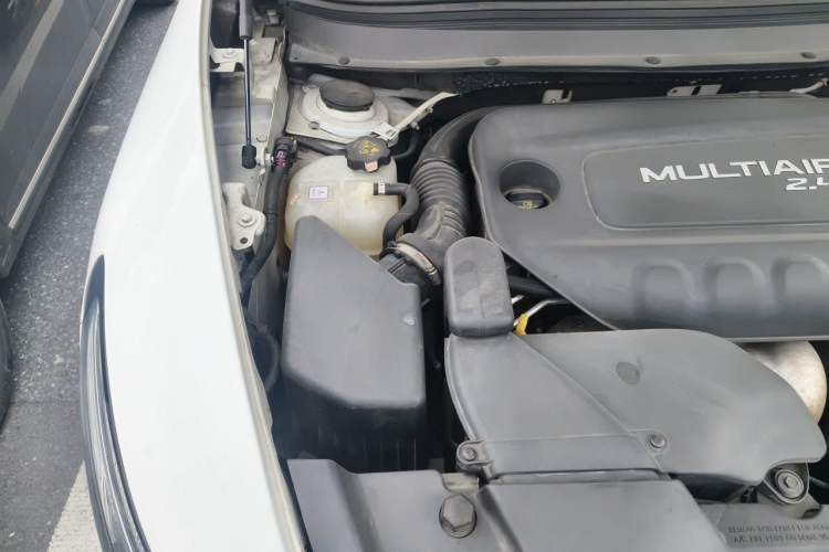 Used Jeep Cherokee 2016 2.4L All-in-One Edition Engine Bay Right