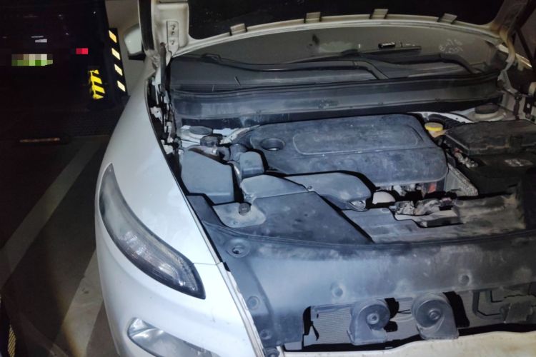 Used Jeep Cherokee 2016 2.4L Professional Smart Version Engine Bay Right