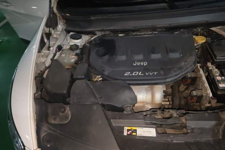Used Jeep Cherokee 2016 2.0L Superior Edition Engine Bay Right