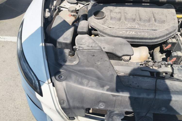 Used Jeep Cherokee 2016 2.0L Superior Edition Engine Bay Right