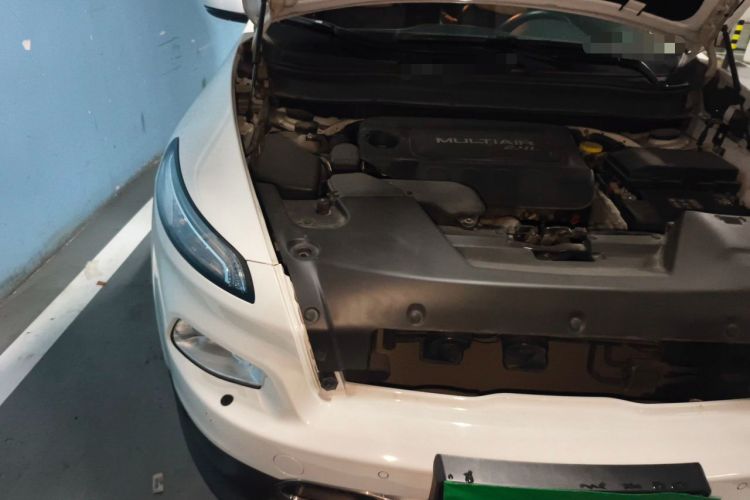 Used Jeep Cherokee 2016 2.4L Superior Edition Engine Bay Right