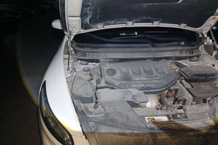 Used Jeep Cherokee 2016 2.0L Superior Edition Engine Bay Right