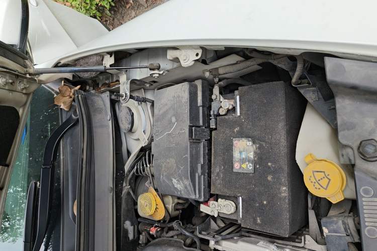 Used Jeep Cherokee 2016 2.4L Professional Edition Engine Bay Right