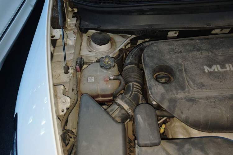 Used Jeep Cherokee 2016 2.4L Leading Edition Engine Bay Right