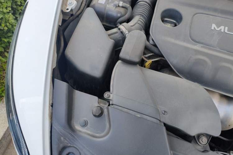 Used Jeep Cherokee 2016 2.4L Professional Smart Version Engine Bay Right