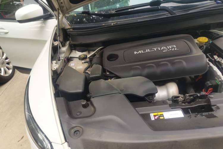 Used Jeep Cherokee 2016 2.4L Leading Edition Engine Bay Right