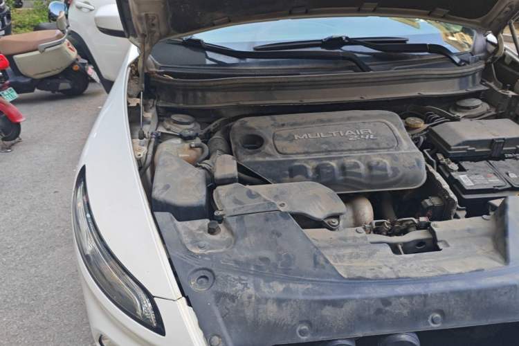 Used Jeep Cherokee 2016 2.4L Leading Edition Engine Bay Right