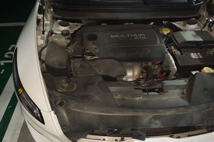 Used Jeep Cherokee 2016 2.4L 75th Anniversary Edition Engine Bay Right
