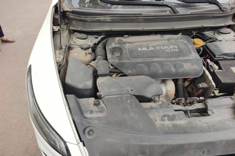 Used Jeep Cherokee 2016 2.4L Leading Edition Engine Bay Right