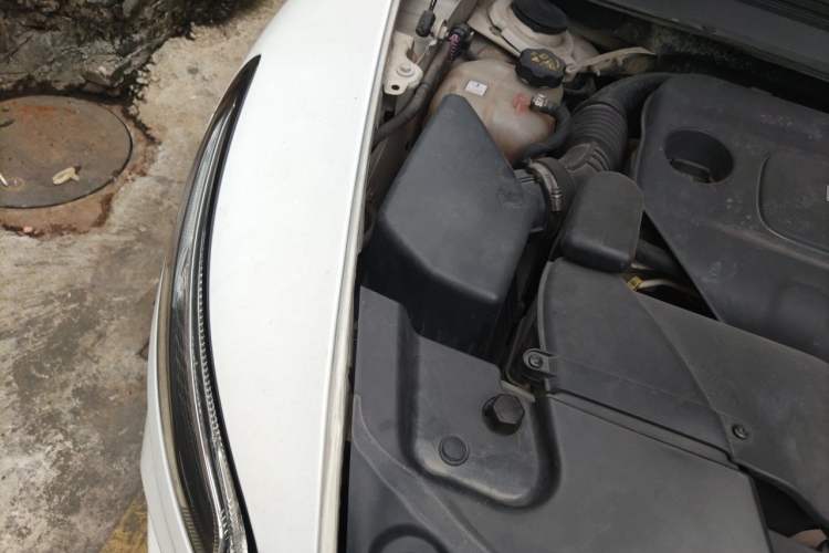 Used Jeep Cherokee 2016 2.4L Professional Smart Version Engine Bay Right