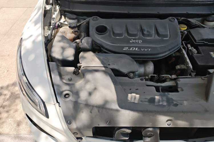 Used Jeep Cherokee 2016 2.0L Superior Edition Engine Bay Right