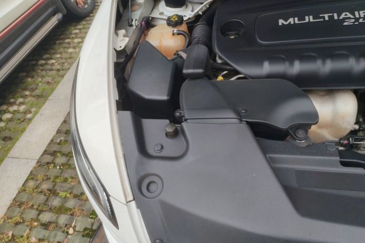 Used Jeep Cherokee 2016 2.4L Leading Edition Engine Bay Right